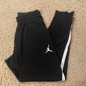 Mens Air Jordan joggers. Size large.